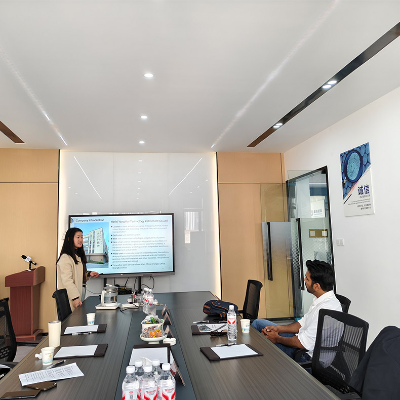 Malezyalı Müşteri, Değerli Metal Rafinasyon Uygulamalarını Keşfetmek İçin Yangmai Technology'yi Ziyaret Etti